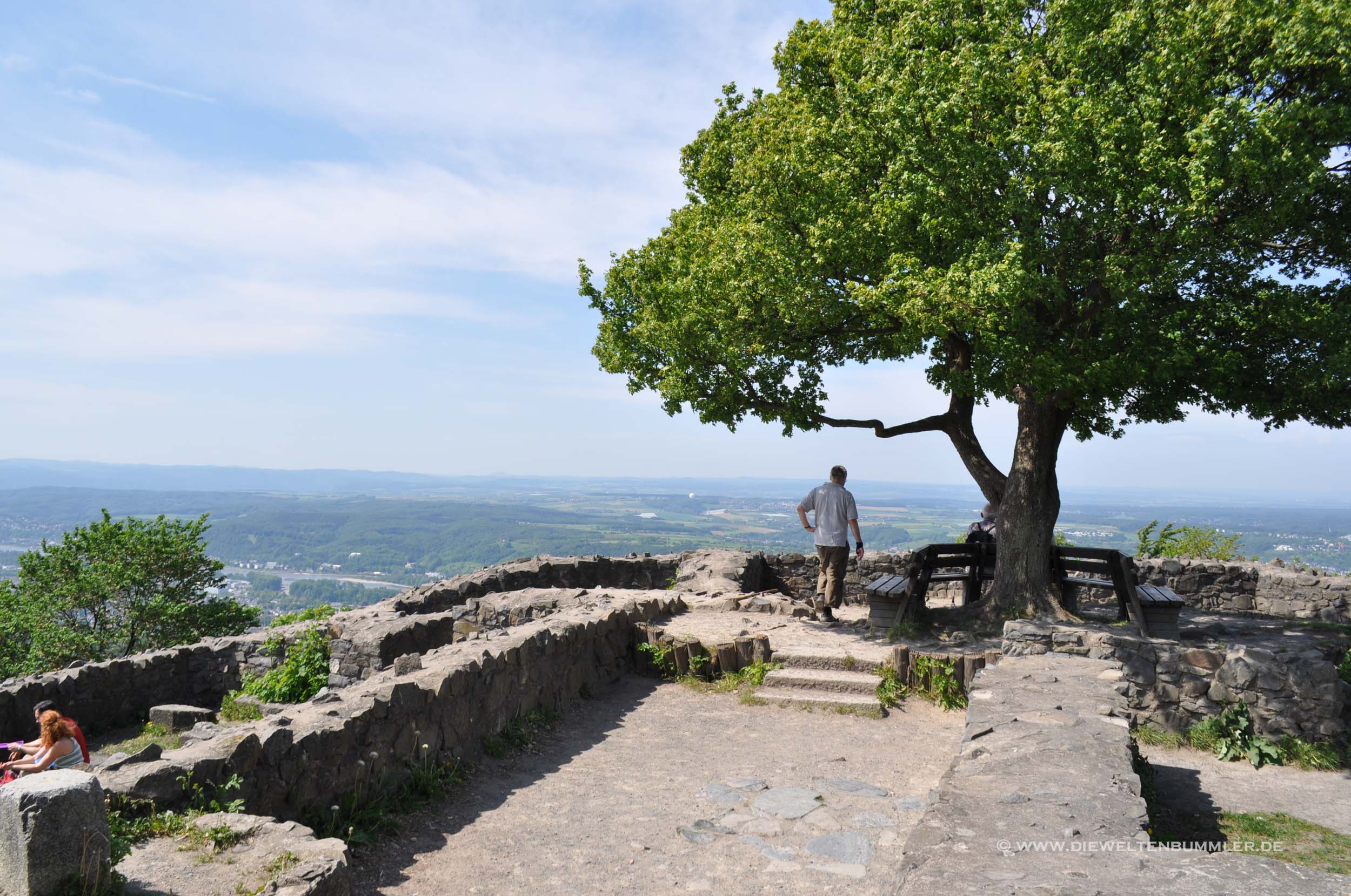 Oben auf der Löwenburg Oben auf der Löwenburg