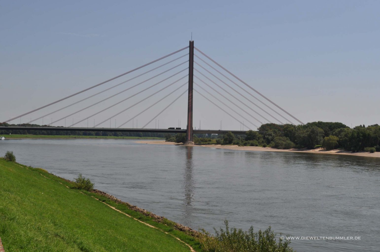 Wandern bei Düsseldorf – Unterwegs in Volmerswerth