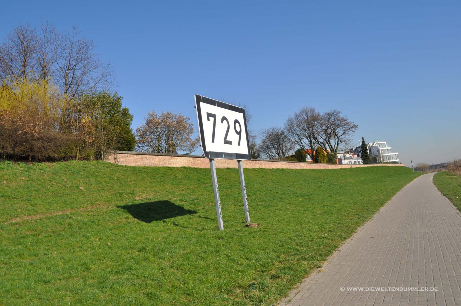 Wandern bei Düsseldorf – Uedesheimer Rheinbogen