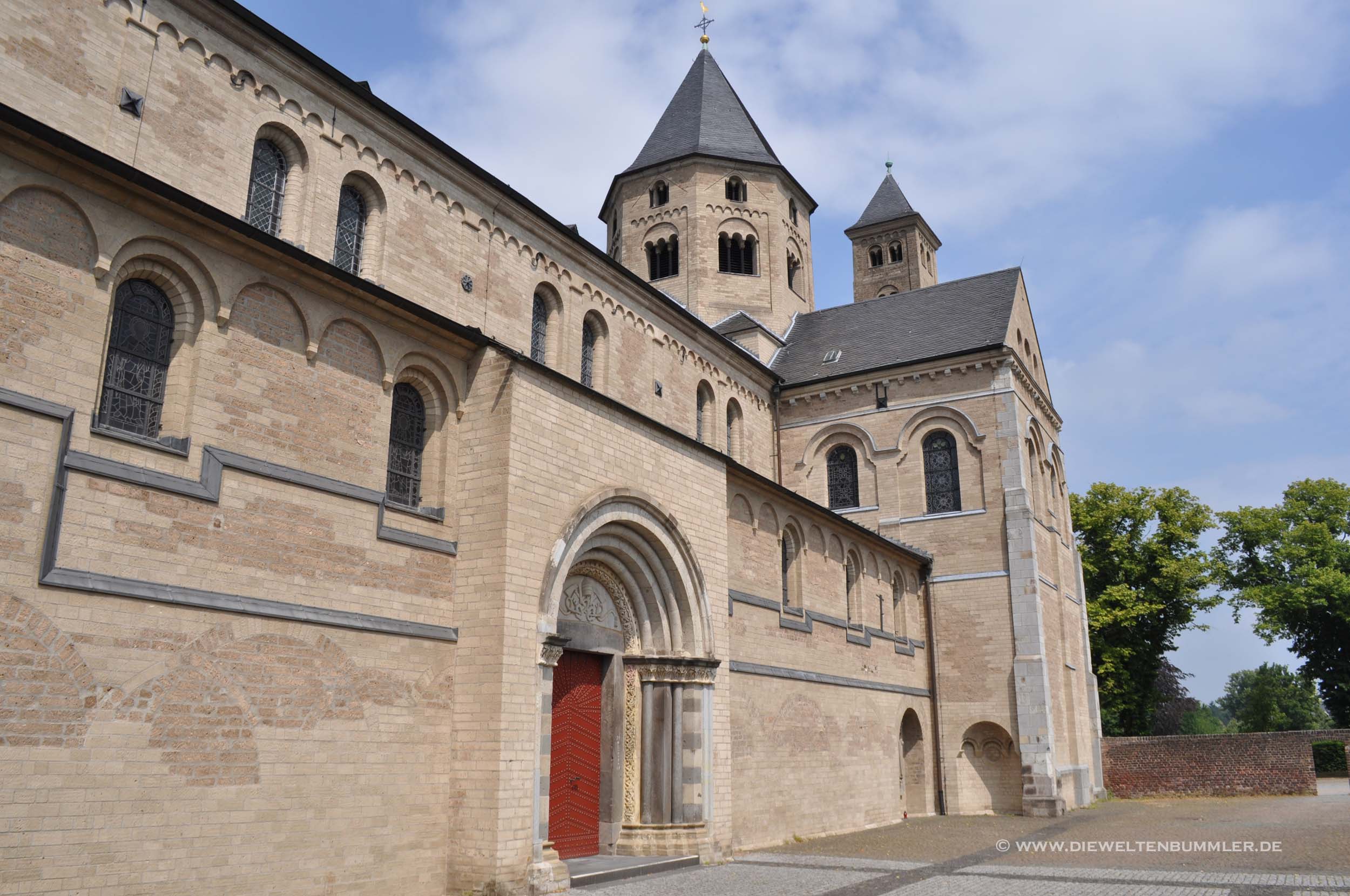 Historische Bauwerke beim Wandern Historische Bauwerke beim Wandern