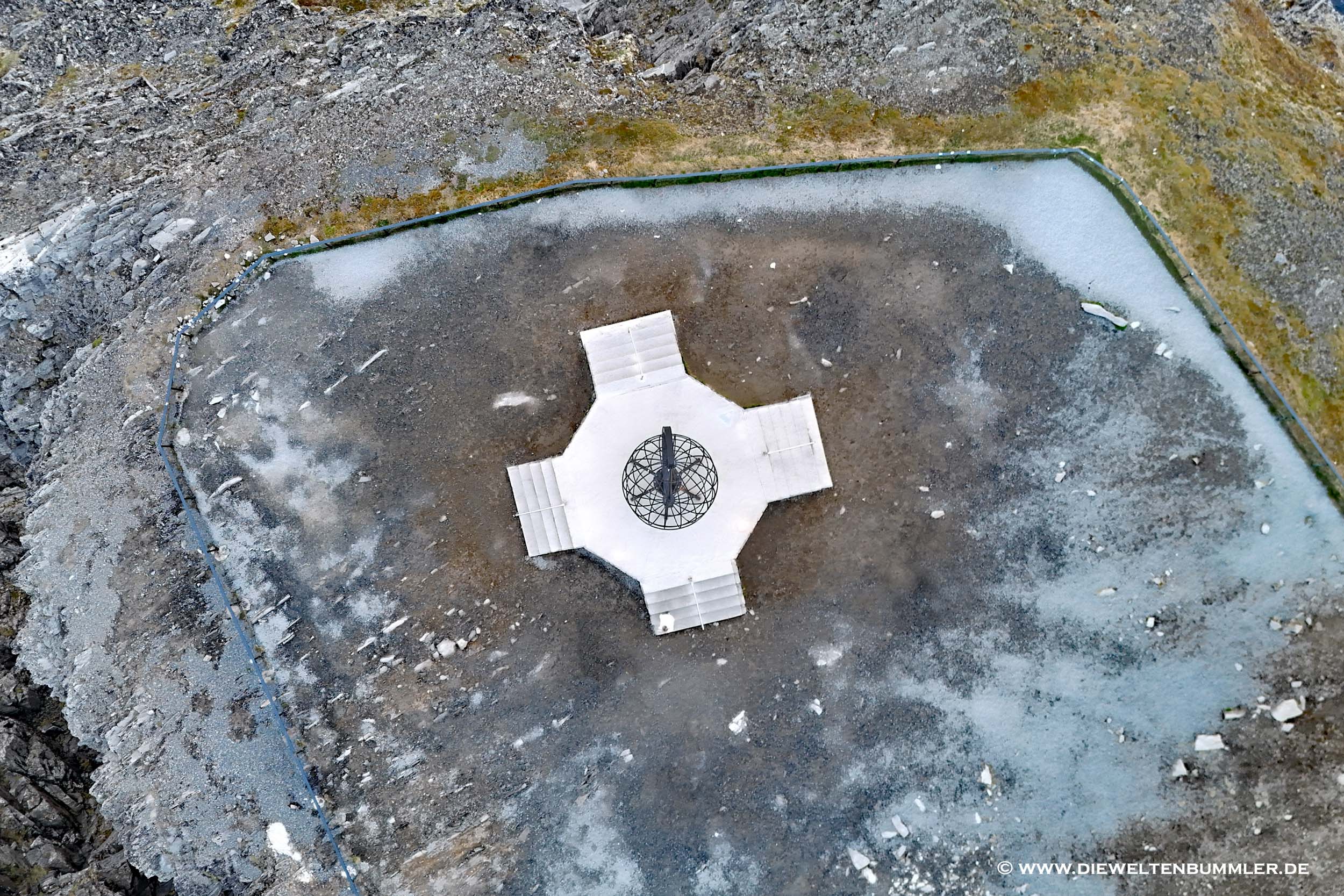 Der Globus am Nordkap von oben
