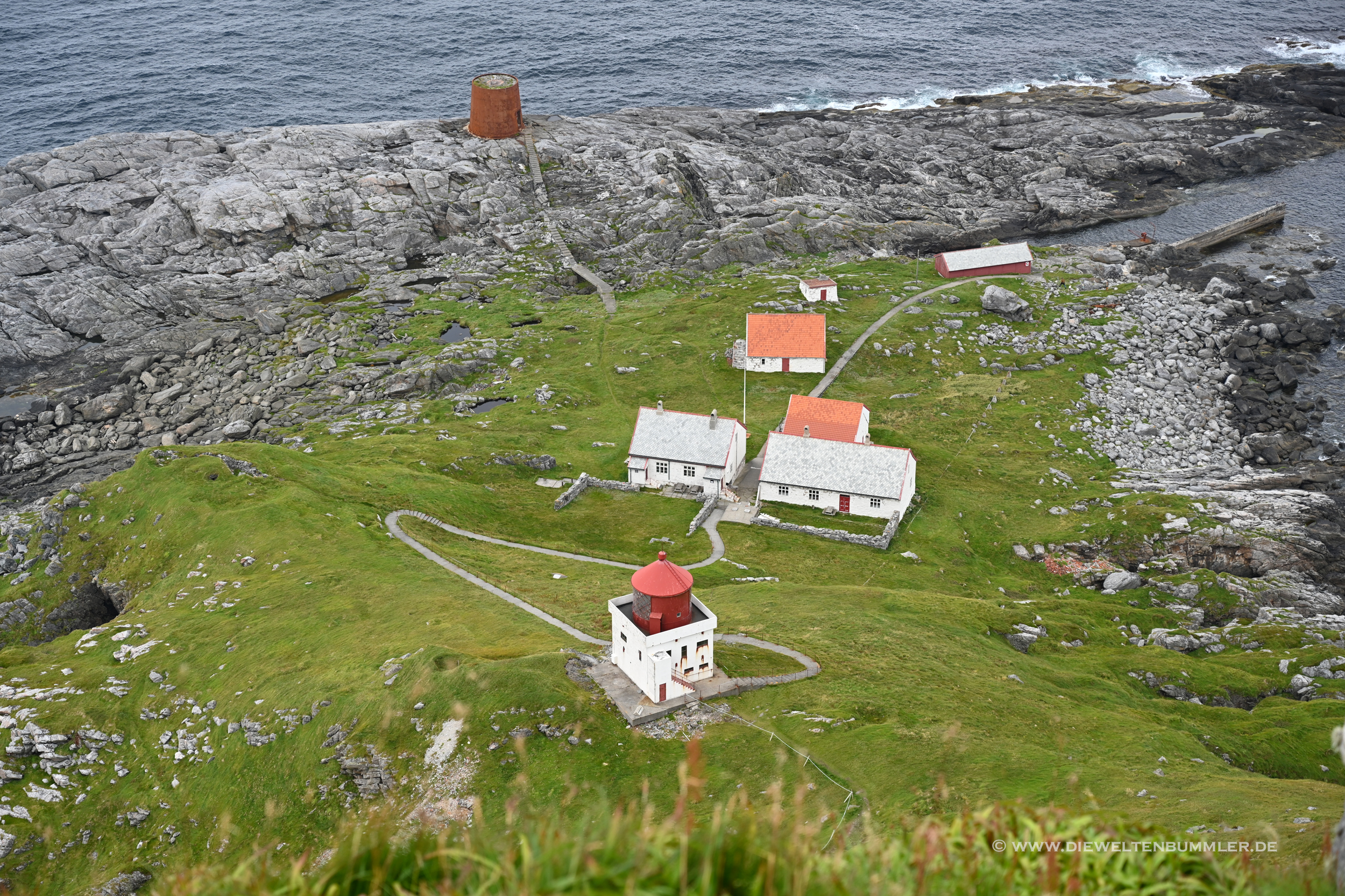 Blick hinab zum Leuchtturm
