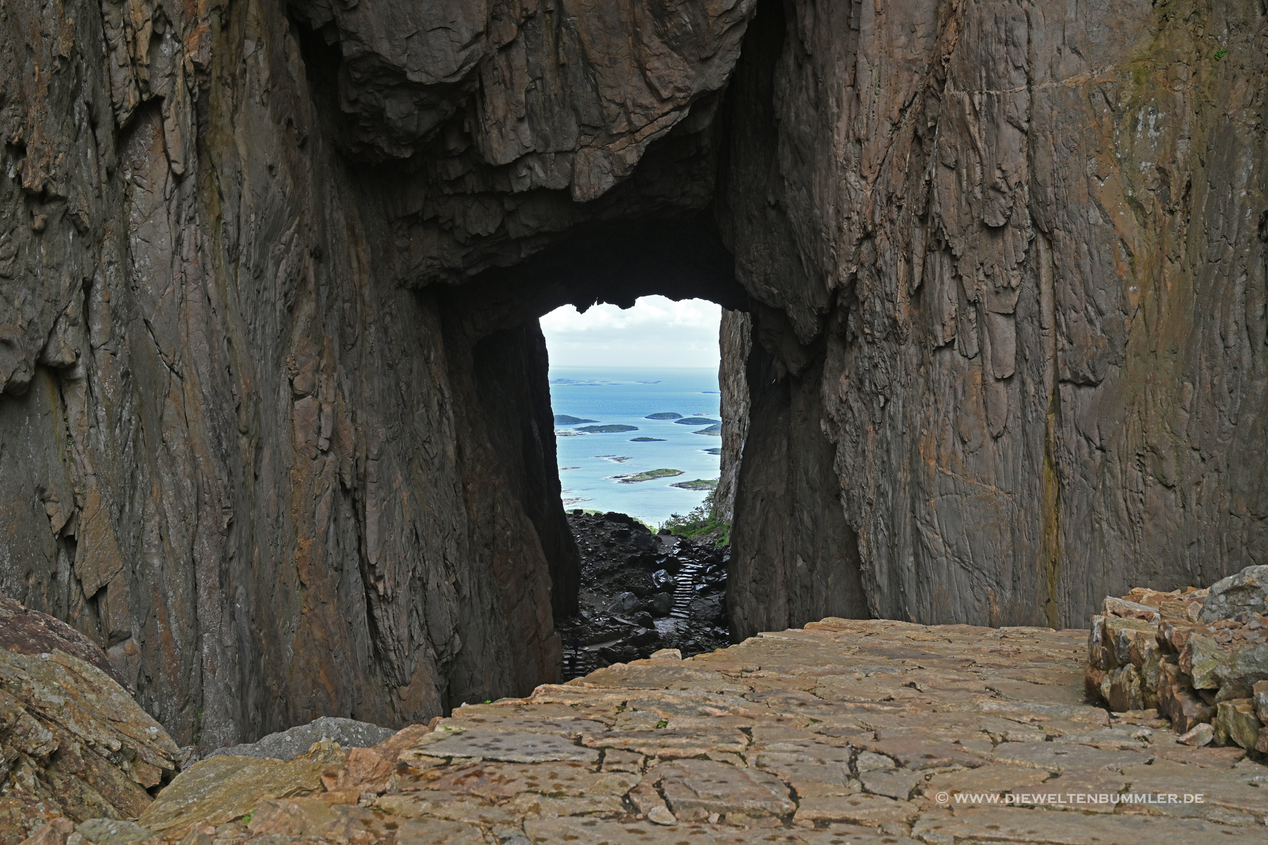 Durchgang durch den Torghatten