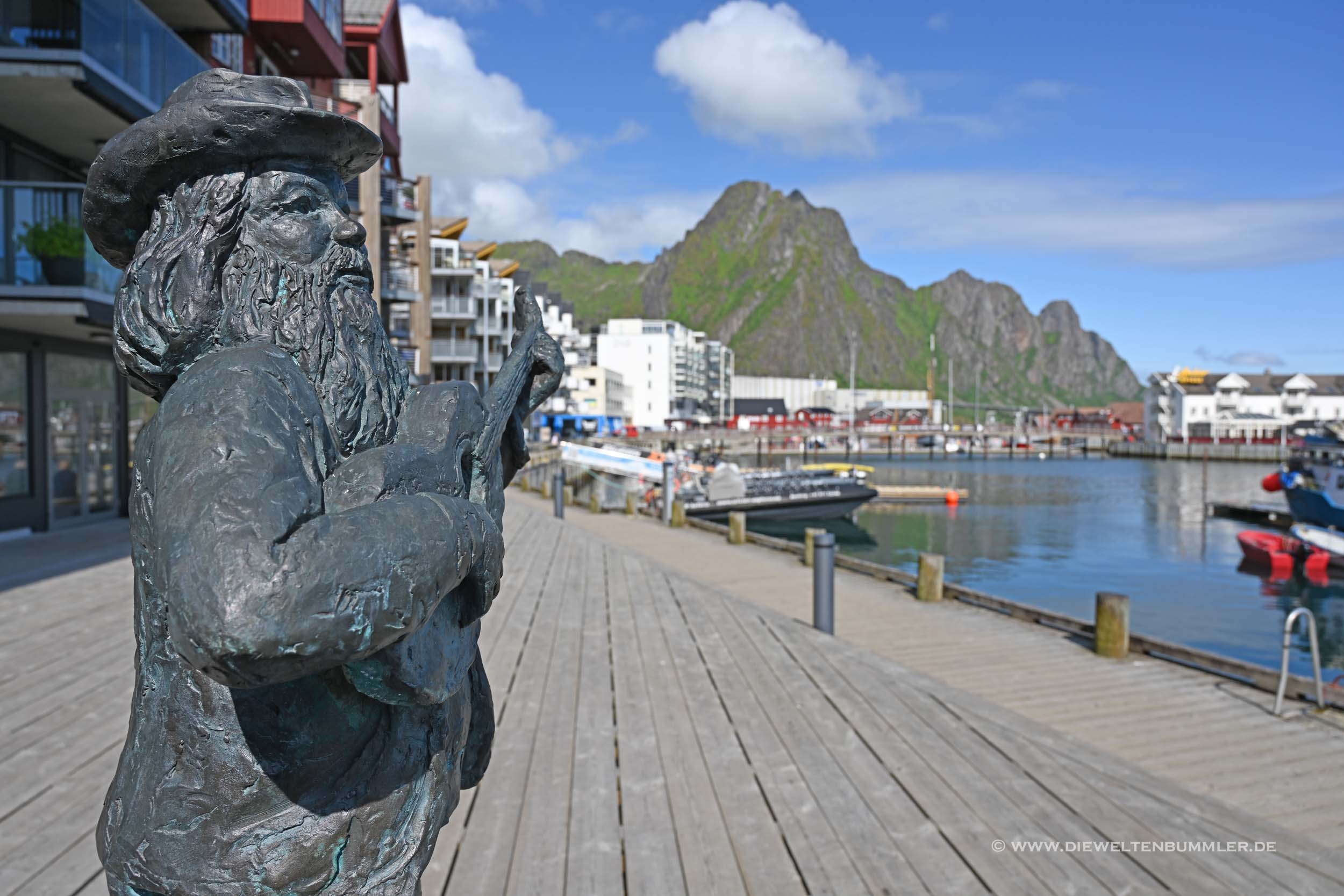 Jack Berntsen-Statue