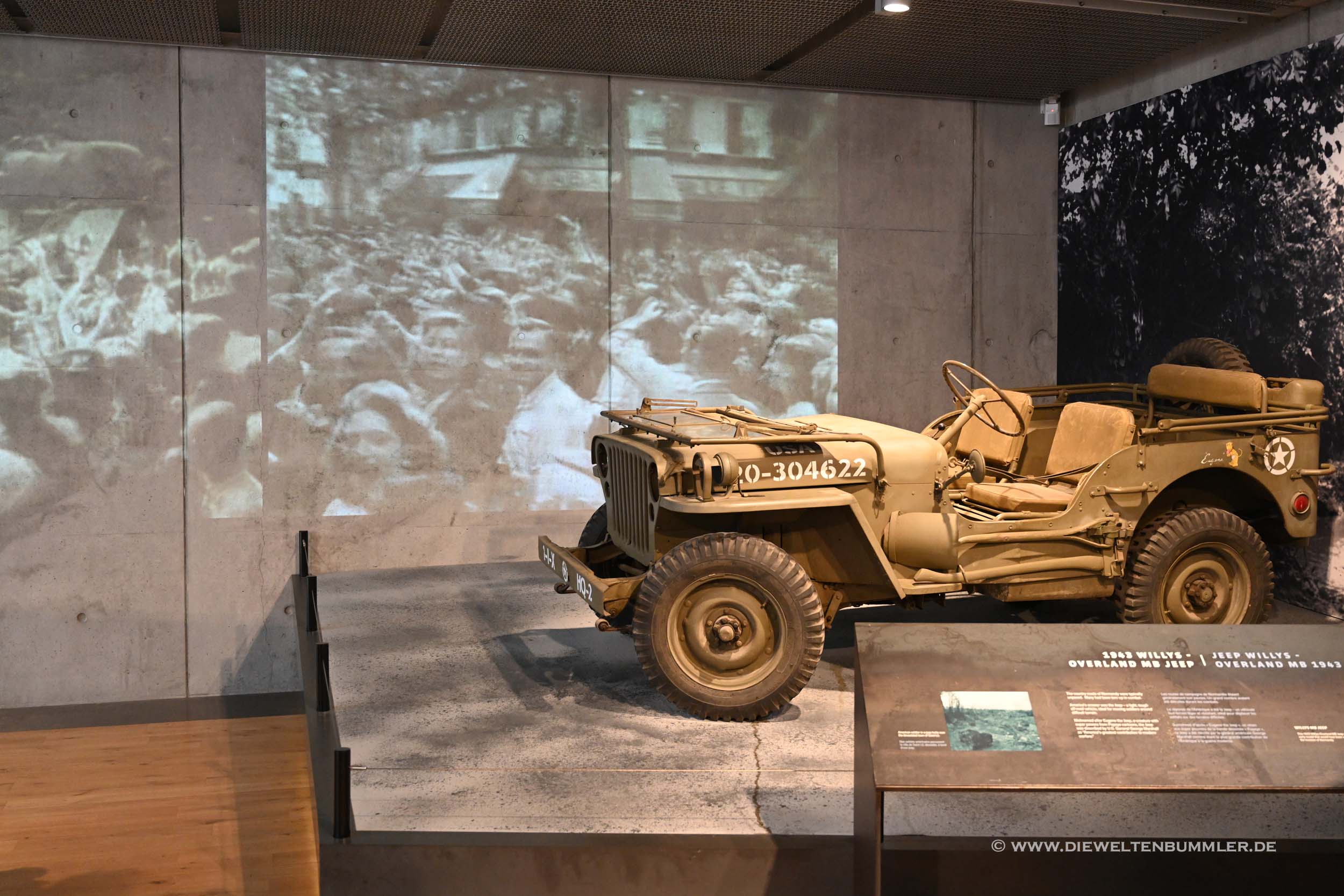 Im Museum des amerikanischen Soldatenfriedhofs