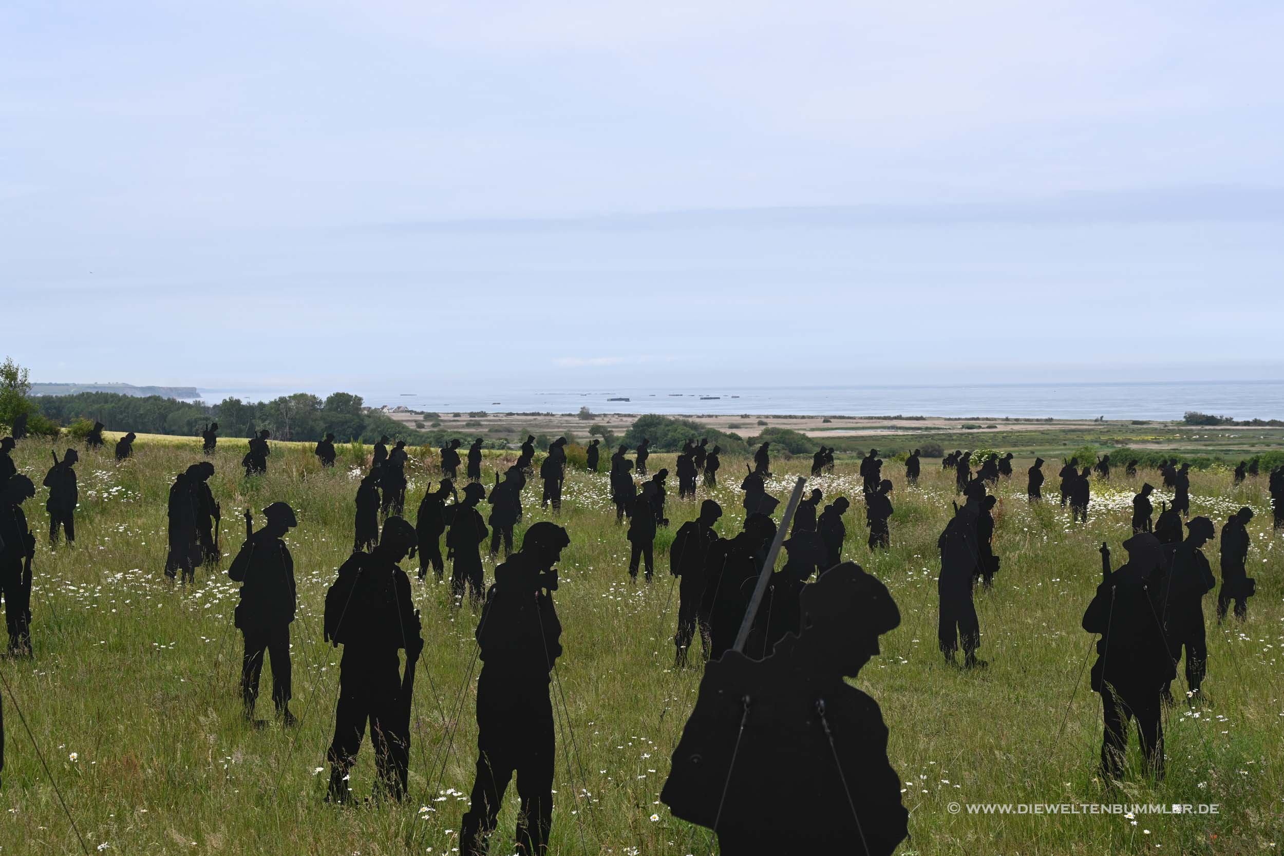 Jede Skulptur ein Soldat