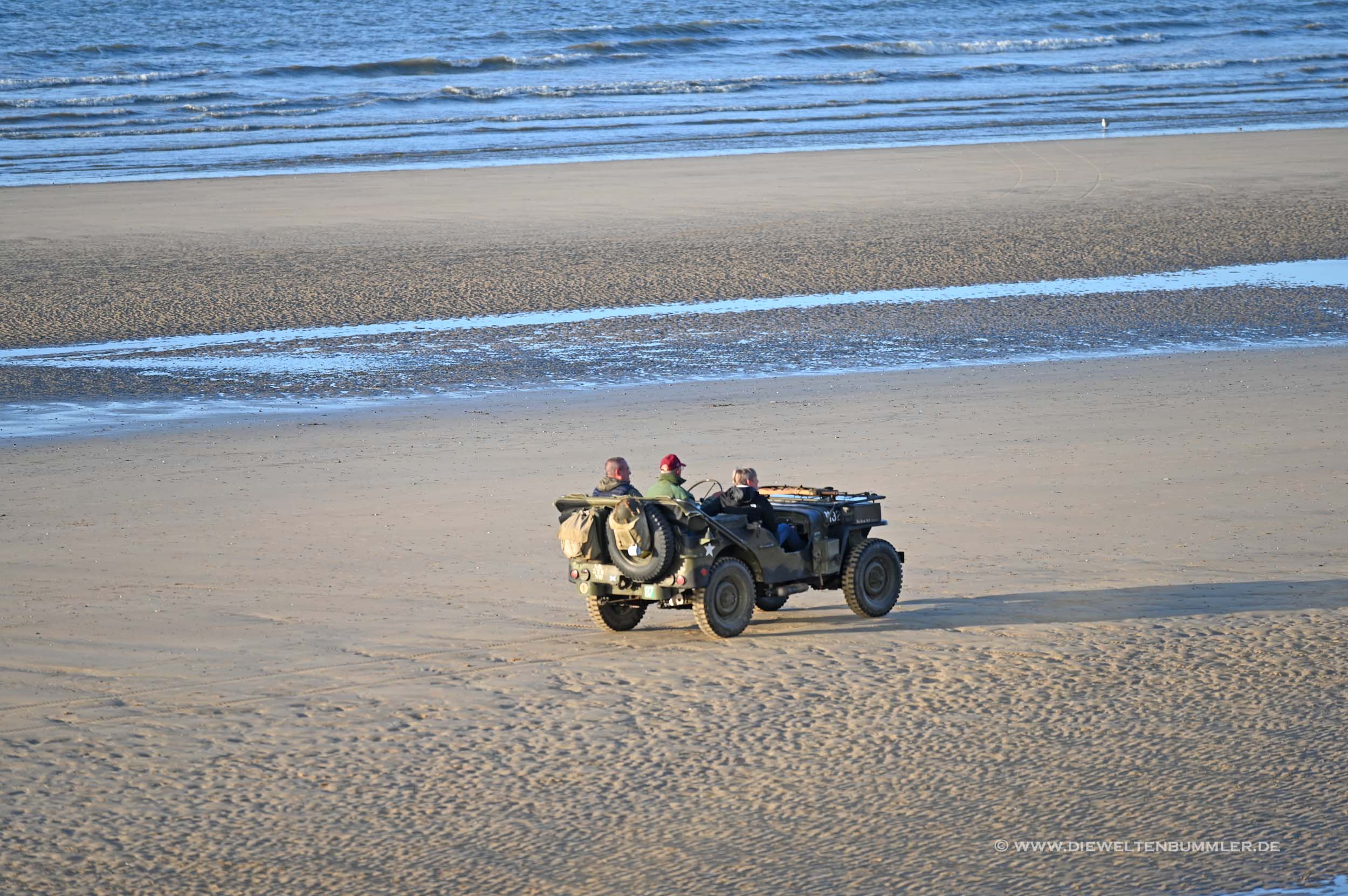 Jeep auf normannischen Strand