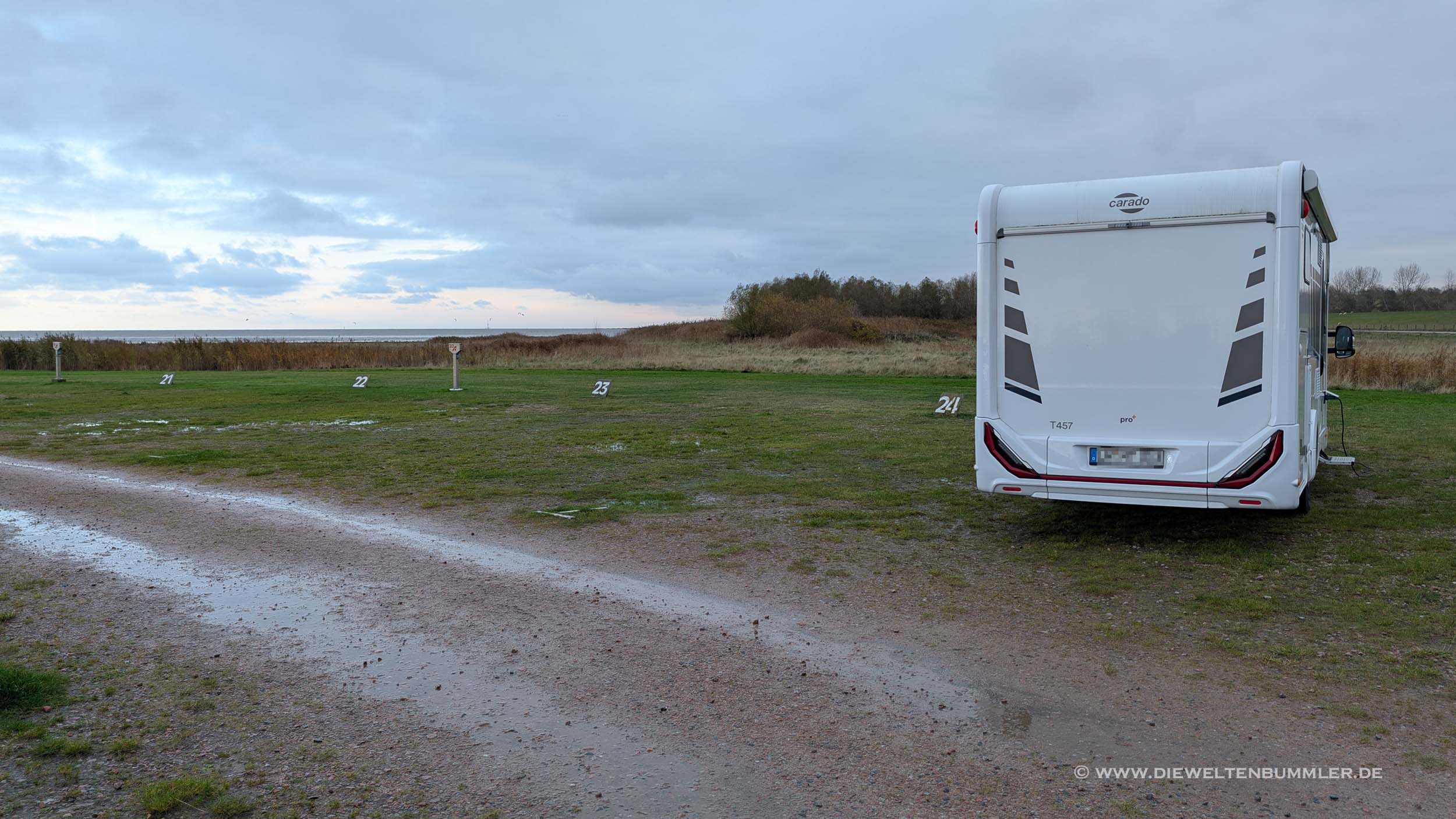 Fast leerer Wohnmobilstellplatz in Hooksiel Fast leerer Wohnmobilstellplatz in Hooksiel