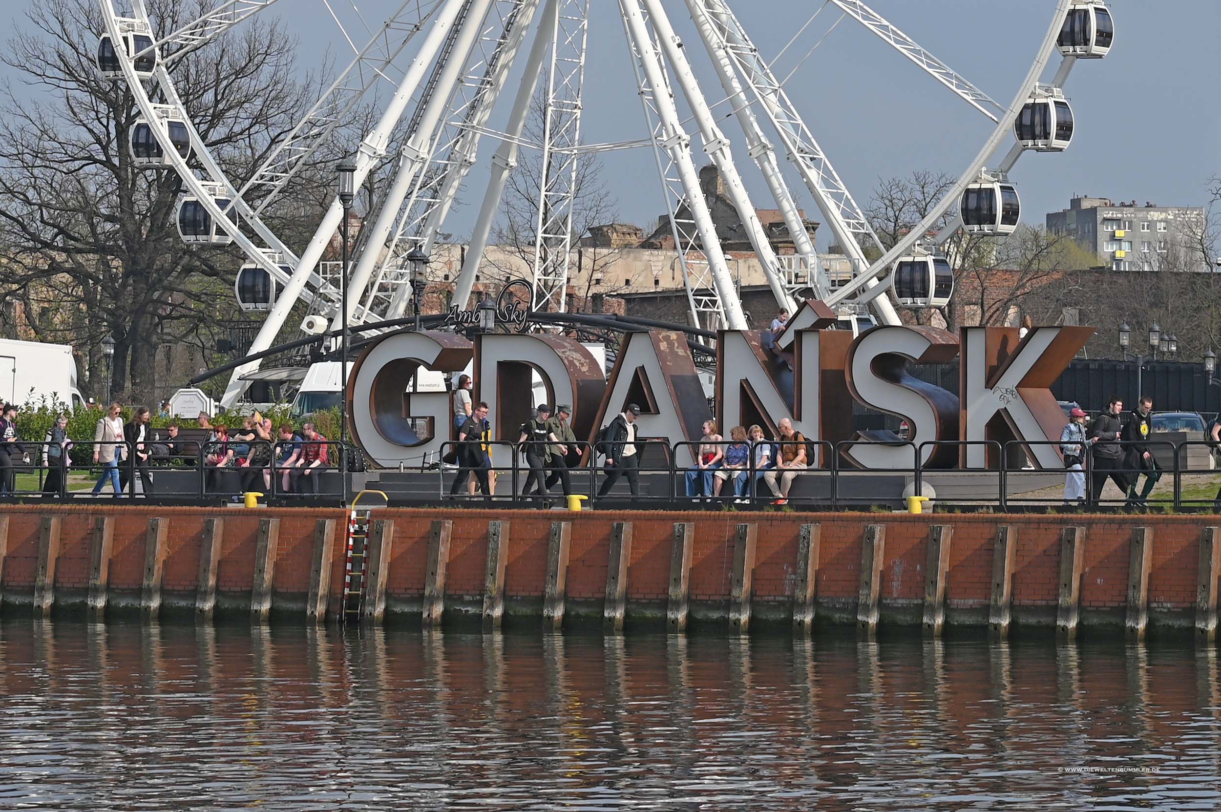 Danziger Schriftzug aus der Ferne
