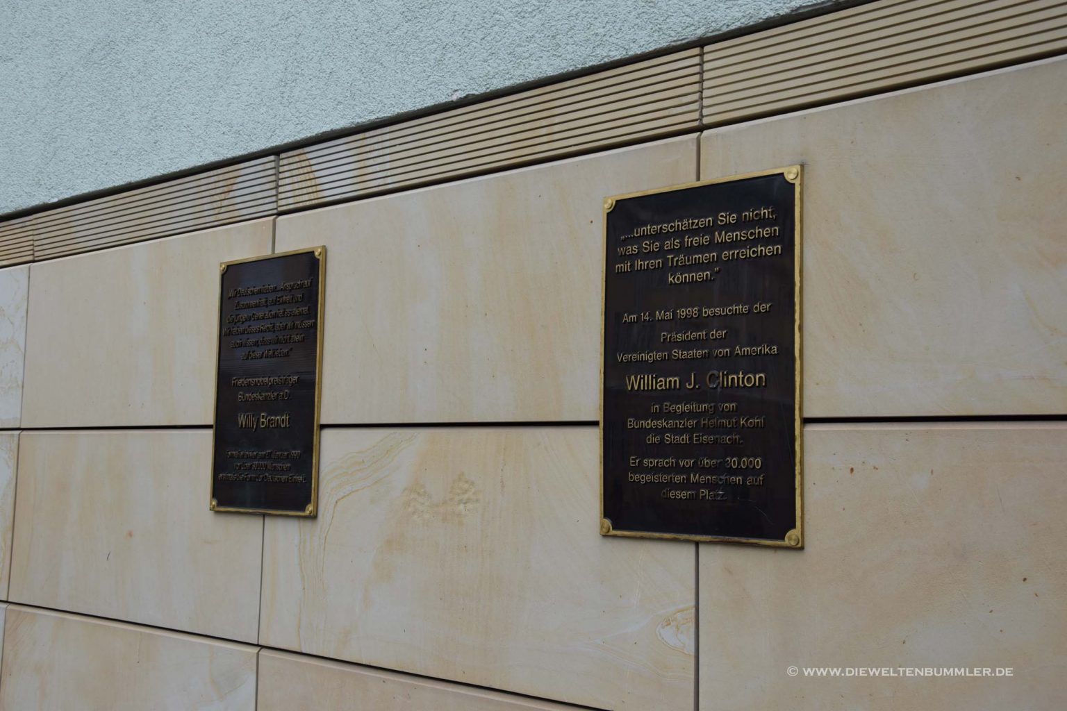 Gedenktafel für den Clinton-Besuch in Thüringen