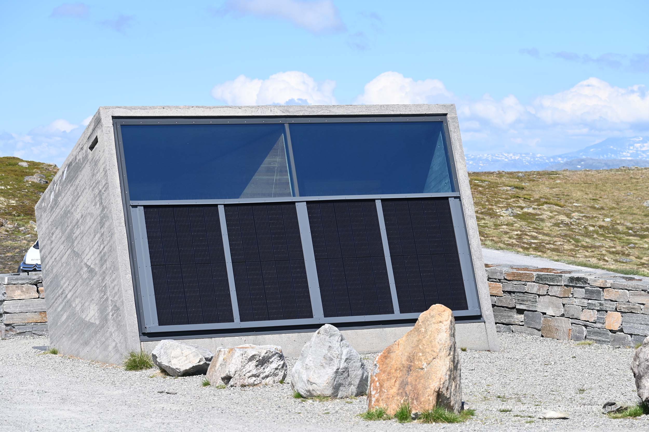 Toilette an der Landschaftsroute Aurlandsvegen Toilette an der Landschaftsroute Aurlandsvegen