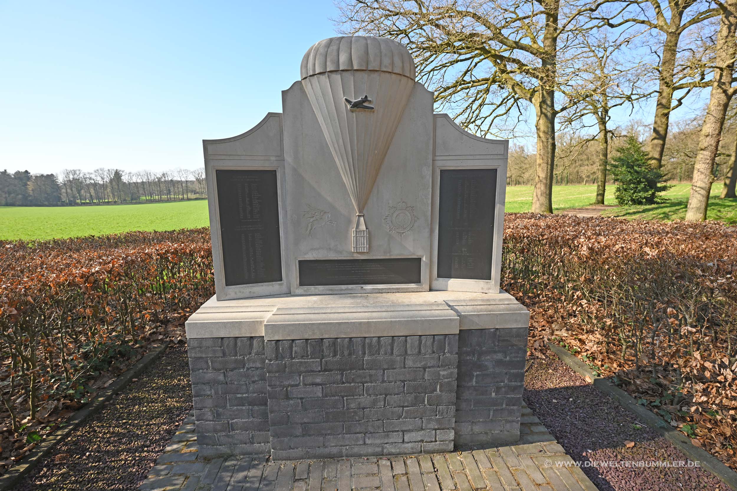 Denkmal für die Fallschirmspringer