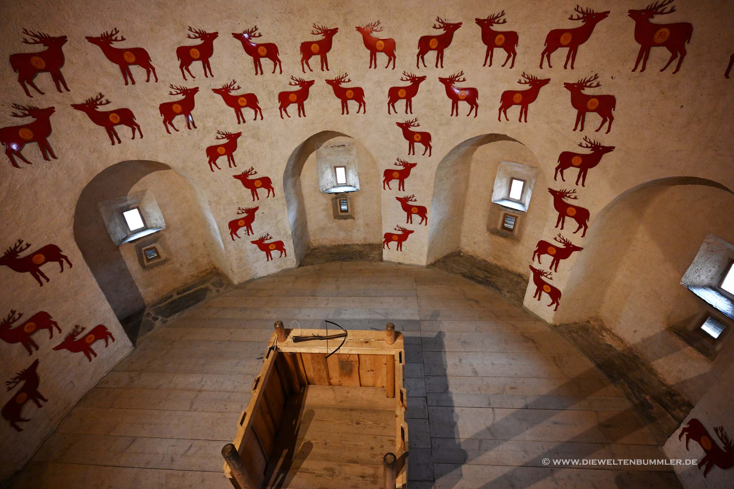 Hier kann man mit der Armbrust üben Hier kann man mit der Armbrust üben