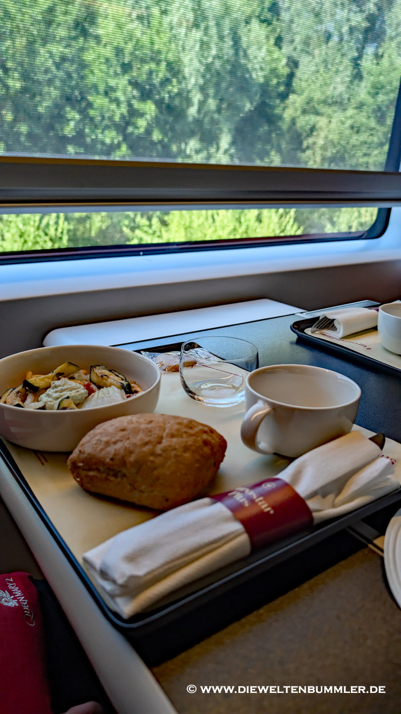 Im Eurostar gibt es wieder etwas leckeres zu essen Im Eurostar gibt es wieder etwas leckeres zu essen